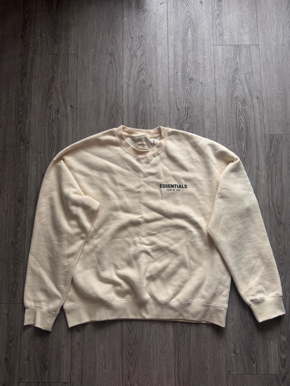 ESSENTIALS Men’s Cream Crewneck Sweatshirt size L